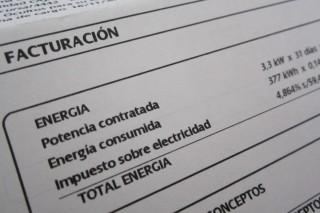 El mercado eléctrico y la factura de la luz JOSÉ MARÍA YUSTA LOYO Dr. Ingeniero Industrial Profesor Titular de Universidad Campus Río Ebro Edif.