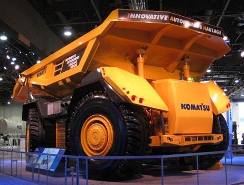 Seminario Internet de las Cosas: Una Realidad Instalada en la Industria Minera Komatsu: Komatsu ha desarrollado un sistema tecnológico que se adapta a un camión de extracción minero y que utiliza una