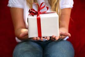 Piensa fuera de la caja Si quieres atraer la atención de tus vendedores, envíales un regalo de agradecimiento único.