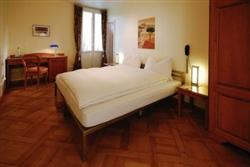 HOTEL BELLEVUE *** Marktgasse 59, 3800 Interlaken, Switzerland Encantador y