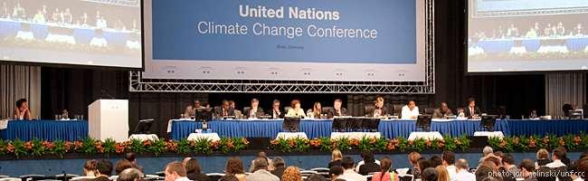 Marco formal para la Estrategia Chilena de Cambio Climático Chile ratifica en 1994 la Convención Marco de las Naciones Unidas sobre el Cambio Climático (CMNUCC) y el