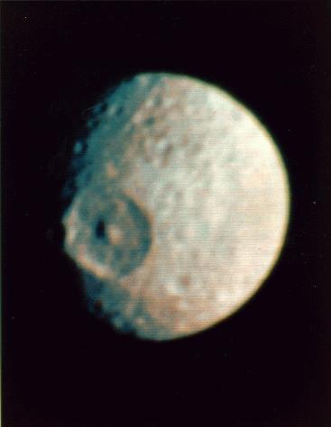 Lunas de Saturno Mimas: responsable por la división de Cassini.