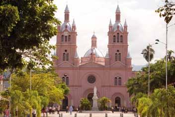 Turismo Religioso EL Valle del Pacifico ofrece los mejores sitios de peregrinación católica en Colombia por lo cual es denominado el destino espiritual de América.