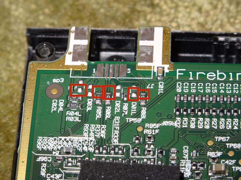 Reemplazo de Texas Instruments TI-Nspire CX conector de alimentación Paso 7 Inspeccionar daños en el conector de alimentación.