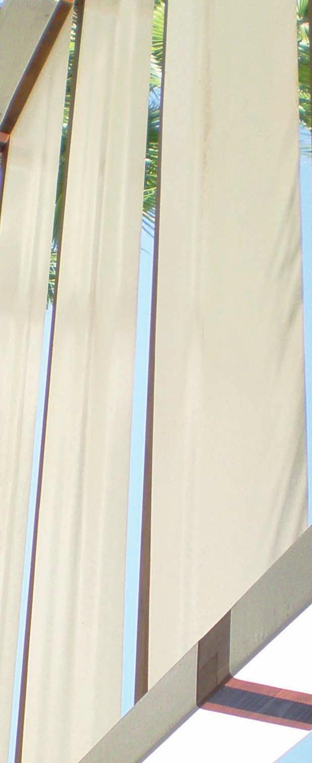 Cubiertas CELOSIA MALLORQUINA, compuesta por tablillas en posición diagonal a los travesaños de soporte, ofreciendo una sombra irregular, según la hora del