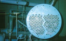 El condensador La misión del condensador es remover calor del evaporador y el calor de compresión para