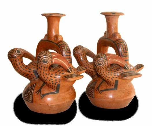 26 27 Botellas escultóricas de estilo Chimú - Inca, encontradas en un importante contexto funerario de la época