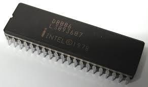 Internamente son idénticos, excepto que el 8086 tiene una cola de 6 bytes para instrucciones y el 8088 de sólo 4.