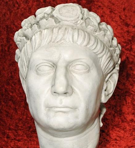 Fue emperador de Roma entre el 98 y el 117 d.c., y expandió el Imperio por Europa central y Mesopotamia gracias a sus victorias militares.