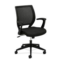 SILLERÍA/ LÍNEA BASYX/ VL210, VL521 VL210 Producto único de línea disponible en MM10 TELA NEGRA Una silla operativa simple que cubre las necesidades de tu oficina.