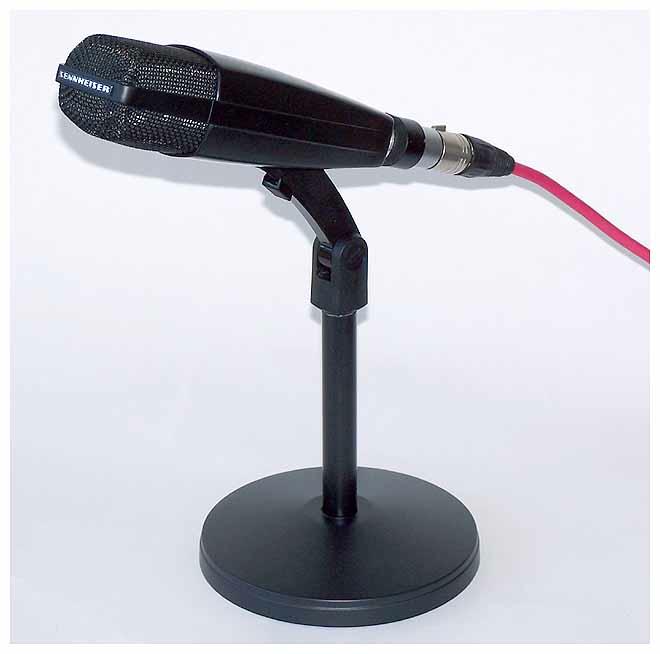 SENNHEISER MD 421 Micrófono de fiabilidad demostrada desde hace muchos años.