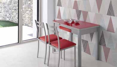 Extension table with two side boards in MDF laminated in silver grey. Main top in red glass. Frame in MDF. Metal legs. With drawer.