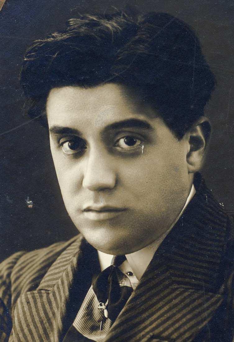 7 HOMENAJE A PEDRO BLANCO (León, 1883- Oporto, 1919) El pasado 14 de Julio se cumplieron 125 años del nacimiento del gran pianista y compositor leonés Pedro Blanco.