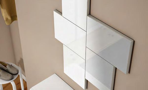 Detalle de espejo, peculiar y diferente, asi es nuestro espejo H7031, cinco espejos colocados de forma original sobre una base de madera