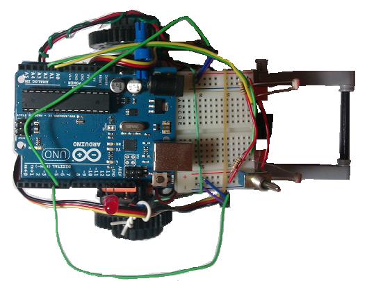 otro robot basado en Arduino siempre que pongas un sensor en el lado derecho del robot y otro al lado izquierdo, como por
