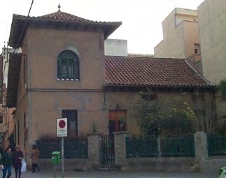 I.RU.031/068 NÚM. REF. : I.RU - 31 DENOMINACIÓ : Casa Casanovas. SITUACIÓ : Carrer Clavell cantonada Passeig de Rocamora, 4. DATA DE CONSTRUCCIÓ : 1923.
