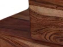 Fabricado en madera de acacia