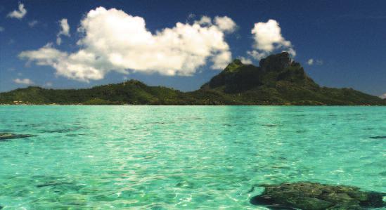 Día 5: TAHITI - BORA BORA Traslado al aeropuerto para tomar vuelo de Air Tahiti con destino Bora Bora. Alojamiento Día 6 y 7: BORA BORA Desayuno.