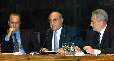 del Consejo de Estado 1 Premio Príncipe de Asturias 1 Presidentes de Sala del Tribunal Supremo 3 Curso: Retos del Sistema Penal (2000) El Presidente de ICSE con: - D.