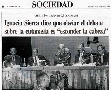(Eco de prensa que recoge el Colegio de Arquitectos el Acto de Apertura de las Jornadas (Canarias7, octubre de 1997) Curso Superior de Derecho Penal (1999) ͳͳd. José Domingo Martín. Director de ICSE.
