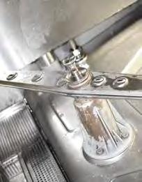 COCINAS QUÍMICOS & AUXILIARES Lavado en máquina lavaloza Paso 1 Paso 2 Crockery Clean Detergente