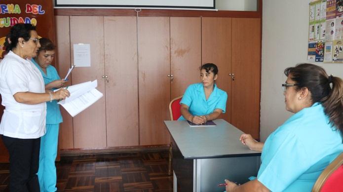QUINTO PASO: EVALUACIÓN DEL DESEMPEÑO Y PRODUCTO En el proceso de evaluación, las enfermeras (os) realizaran una simulación del cuidado de enfermería en las normas de competencia priorizadas: 1.