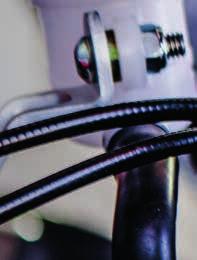 We also can provide the brake liquid tank and the brake sensor switch for one or two cables. FR.