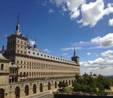Se encuentra en la localidad de San Lorenzo de El Escorial, y fue construido entre 1563 y 1584.