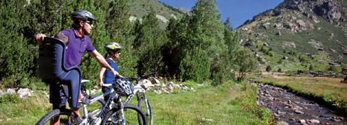 Cicloturismo y rutas de BTT Andorra cuenta con una extensa red de itinerarios BTT trazados en plena naturaleza, mientras que las estaciones de esquí como Grandvalira, Vallnord o Naturlandia se
