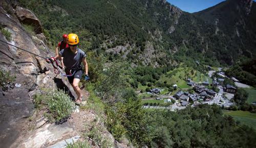 Vías ferratas Venid a disfrutar de las 16 vías ferratas que Andorra pone a vuestro alcance.