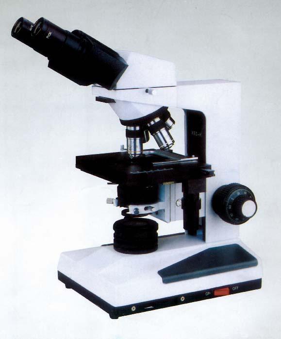Microscopio Binocular 206 LED Polarizable APLICACIONES De gran versatilidad para técnicas en campo claro u oscuro, polarización ó contraste de fases.
