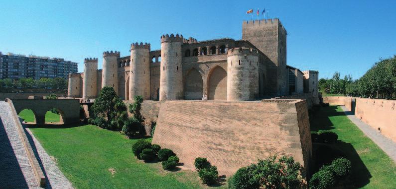 El palacio de la Aljafería La Aljafería de Zaragoza fue declarada monumento nacional de interés histórico-artístico el 4 de junio de 1931, a pesar de lo cual, todavía en 1947 permanecía como «un