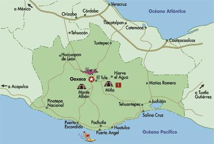 Se ubica al este de Ciudad de Oaxaca, a 44 kilómetros (27 millas) por la Carretera Federal 190 rumbo