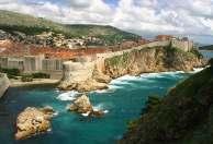 La zona bien valía este esfuerzo: las salinas de Ston pasaron a convertirse en una importante fuente de ingresos de Dubrovnik, y ayudó a mantener la flota de la república en los mares.