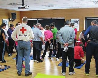Memoria anual / Asturias FORMACIÓN Y COOPERACIÓN INTERNACIONAL Cruz Roja forma a sus voluntarios y a la población en general, al tiempo que sensibiliza sobre cooperación.