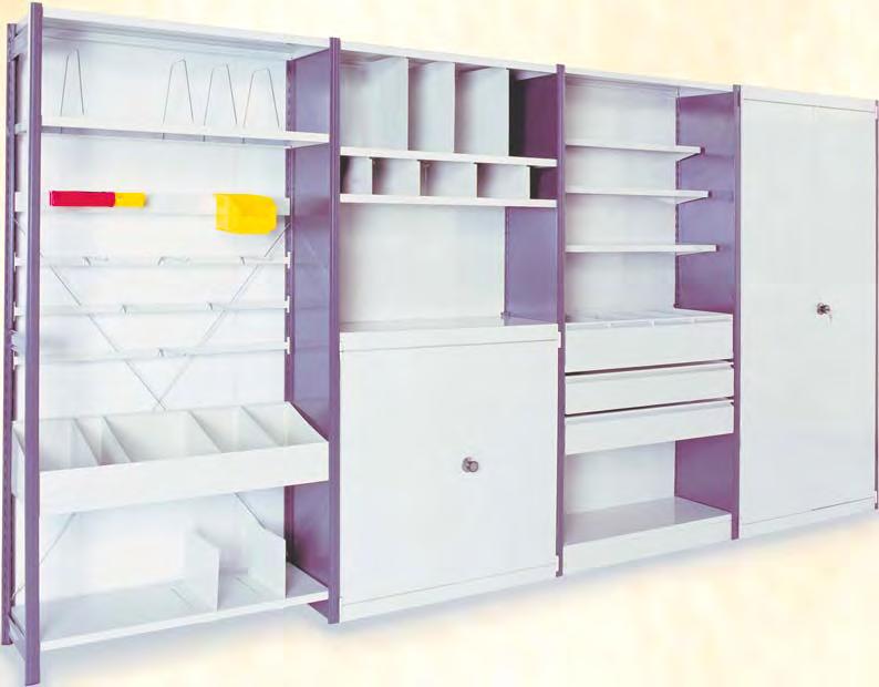 ESTANTERÍAS EP Estanterías industriales de tipo modular ideal para almacenaje semi-ligero ESCALERAS Escaleras pintada en color gris RAL 70 con un paso de 0.