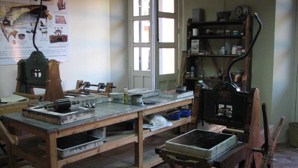 Nuestros talleres están acondicionados tanto para la enseñanza como para la producción profesional.