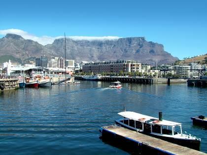 KRUGER (pensión completa) para descubrir tres países Sudáfrica: Ciudad del Cabo el eclecticismo cultural y racial; la Xperience de un safari en busca de los 5 grandes por el