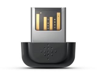 Contenido de la caja La caja de Fitbit Alta contiene: Fitbit Alta Cable de carga Adaptador de sincronización inalámbrica El Fitbit Alta consta de dos partes: la pulsera extraíble y el monitor.