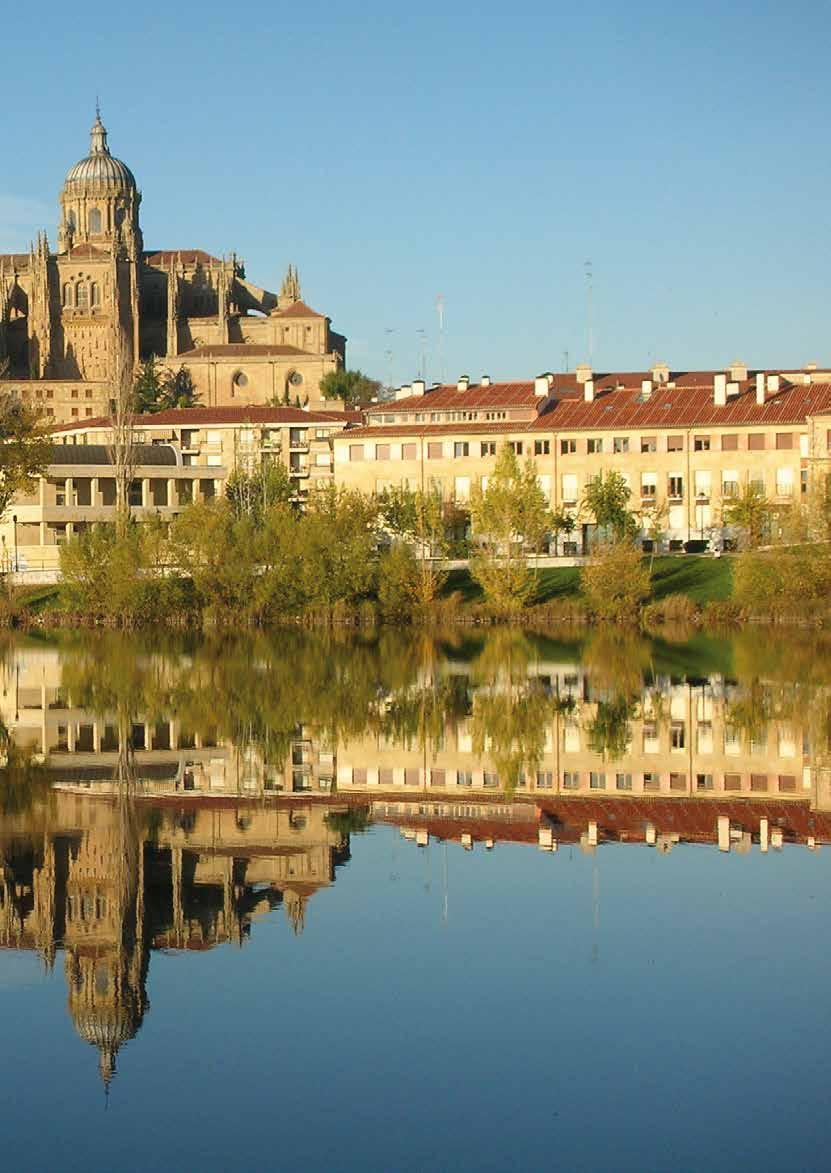 Salamanca Salamanca, conocida como la Atenas de occidente, es la ciudad universitaria por excelencia. En sus calles se respira conocimiento, ciencia, compañerismo, trabajo y esfuerzo.