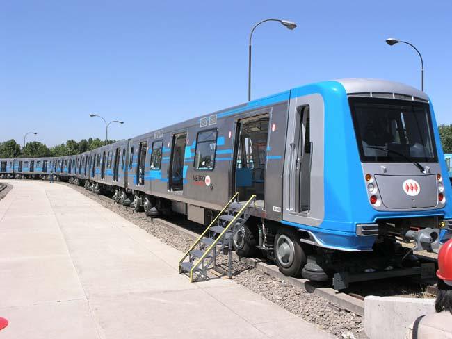 Aumento en la capacidad de oferta Línea 1 Entre marzo y abril se han incorporado 6 trenes de 7 coches a la flota. Acabamos de incorporar el primer tren nuevo de 8 coches.