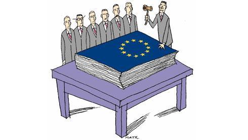 la Función Pública: 7 jueces Sede: Luxemburgo El Tribunal de Justicia interpreta la legislación de la UE para garantizar que se aplique de la misma manera en todos los países miembros y resuelve los