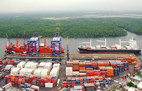 Transporte Marítimo Es el medio de transporte más utilizado en el comercio internacional debido a su menor coste y mayor capacidad de carga.