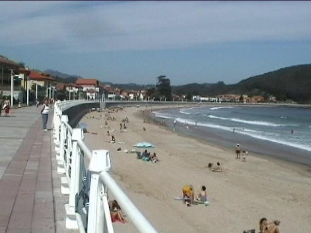 De hecho, la mayoría de los turistas van a España por el sol y la playa.