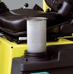 Sistema múltiple de filtración de agua Dos rascadores por rodillo Fácil manejo Gran confort de trabajo, debido a: Panel de control de fácil manejo