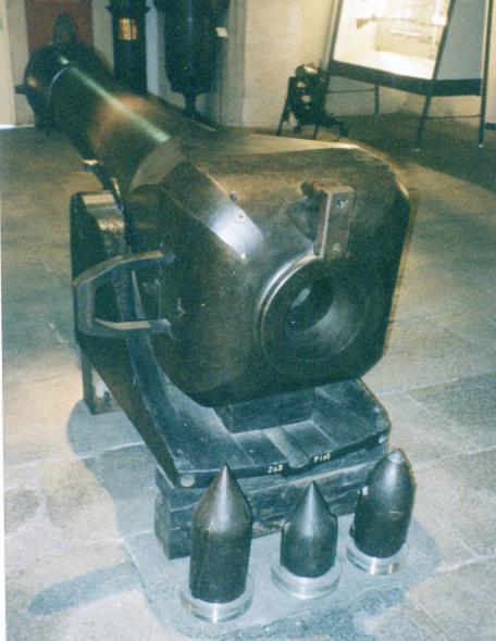 84 La concepción de un sistema de retrocarga a aplicar en artillería, en base a eliminar el viento, se atribuye al artillero piamontés Giovanni Cavalli (1809-1879).