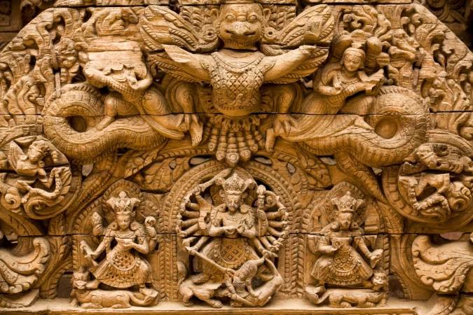 4 ENERO PATAN MUSEO DE PATAN BASANTAPUR BAZAR DE ASON Desayuno. Traslado a Patán, la antigua capital independiente budista. Patán también es llamada Lalitpur "ciudad de las bellas artesanías".