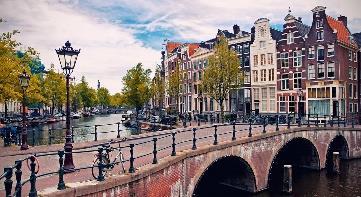 canales y la vida nocturna de Amsterdam,