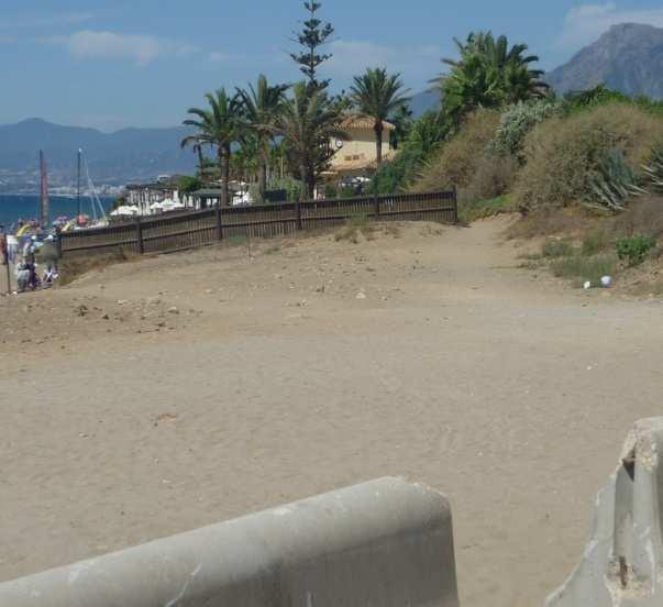Vista hacia Marbella Zona dunar Marriott, Elviria CONCLUSIONES Las propuestas para futuros proyectos, hechas por la Asociación Pro Dunas, deben de entenderse como una contribución a los esfuerzos de