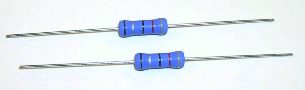 Película metálica Resistores de película metálica : Un tipo común de resistencia axial hoy es la de metal-film.